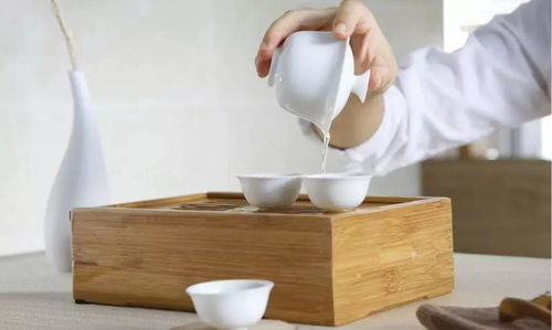 人生如茶，有苦痛才有馨香